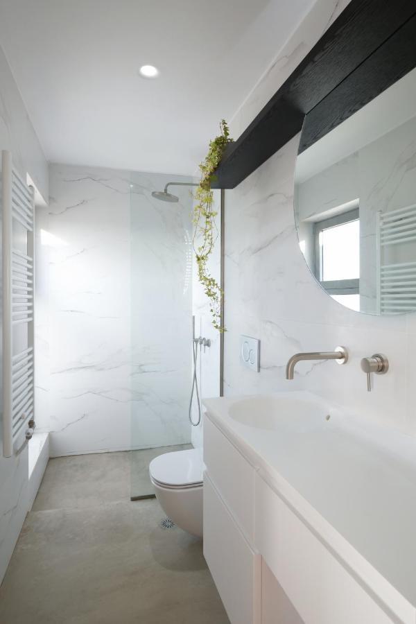 Amazing Suite At Glyfada With Sea View & Jacuzzi Athens Exterior photo